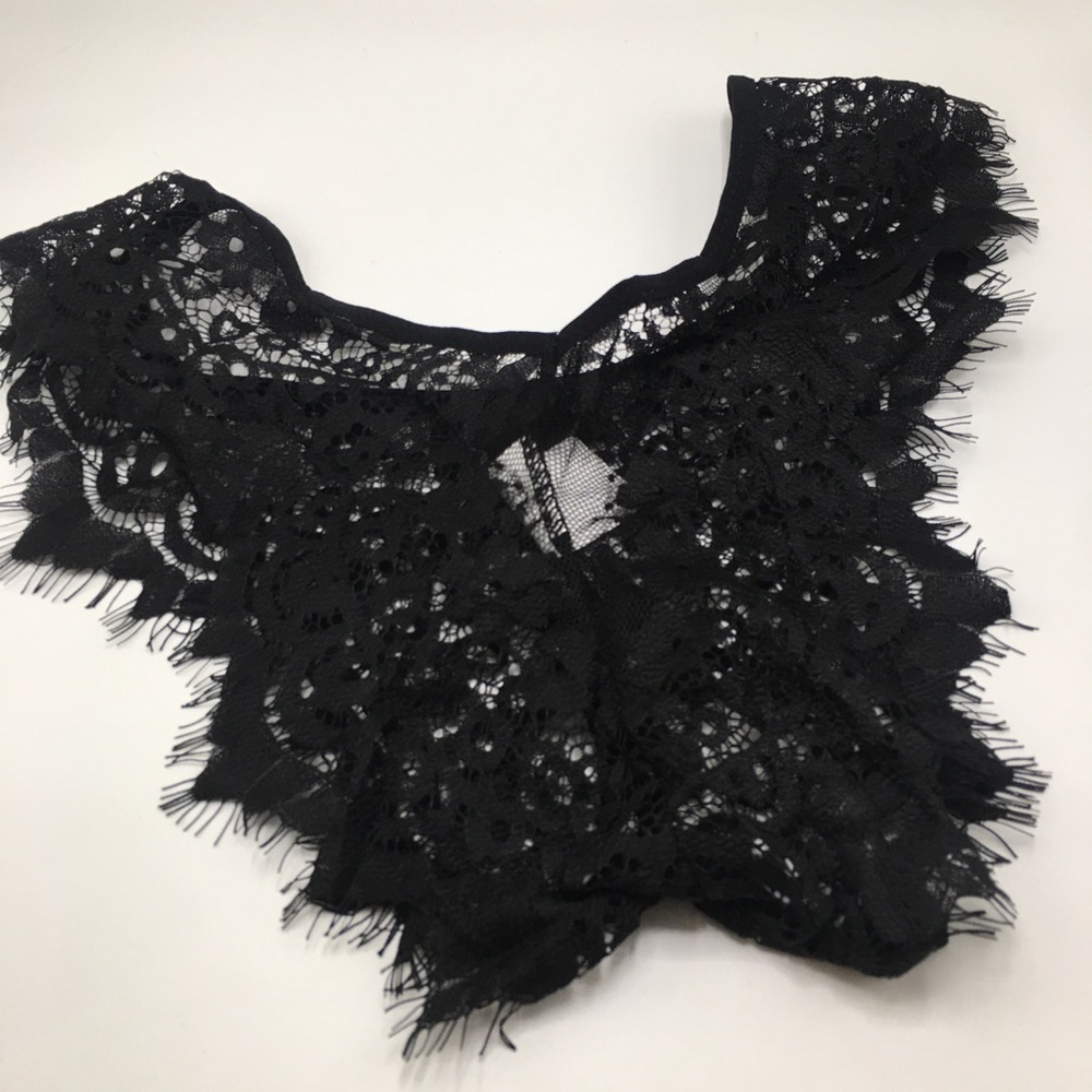 Black lace bra and brazilian cheeky panty set - Picture 5 of 5